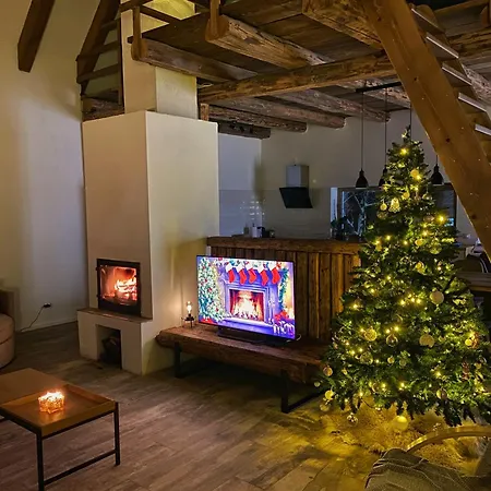 Scrind 11 - Madleine 木屋