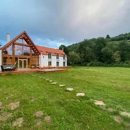 Scrind 11 - Madleine Chalet