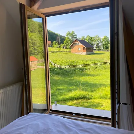 Scrind 11 - Madleine 木屋