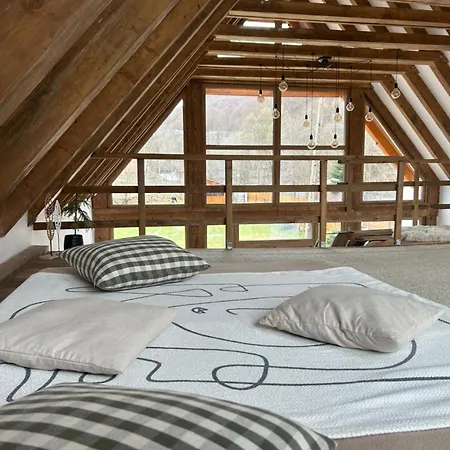 Scrind 11 - Madleine Chalet