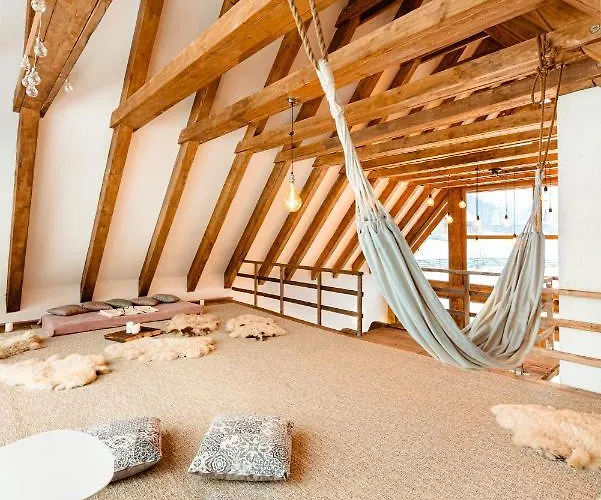 Scrind 11 - Madleine Chalet