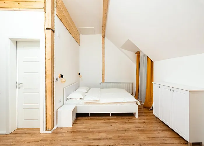 Scrind 11 - Madleine Chalet *